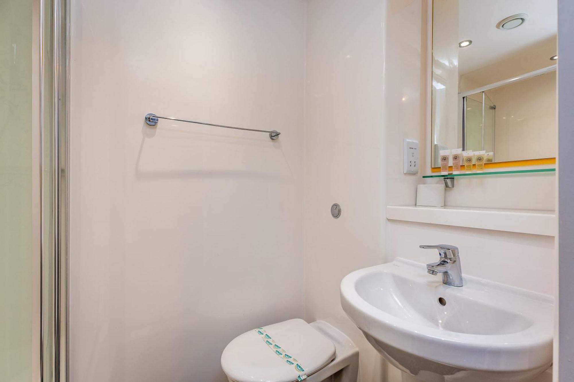 Ensuite Room With Shared Kitchen, Close To Centre- 18 Above リンカーン エクステリア 写真